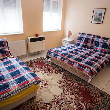 Golyafeszek Panzio Bed & Breakfast